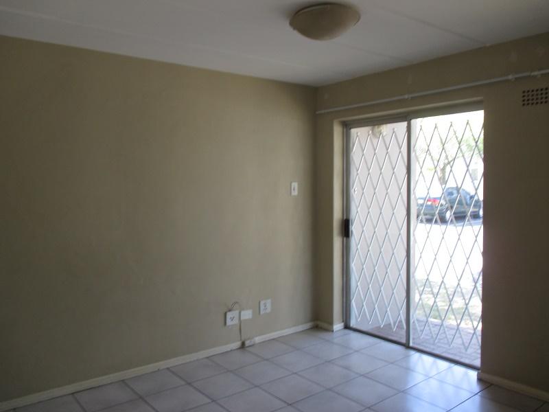 To Let 2 Bedroom Property for Rent in Paarl Western Cape